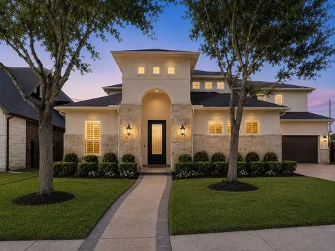 2 Chalice Trail Sugar Land TX 77498