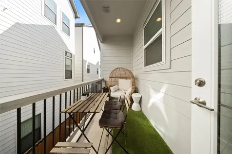 845 Fisher Street F Houston TX 77018