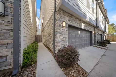 845 Fisher Street F Houston TX 77018