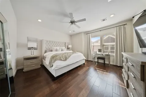 845 Fisher Street F Houston TX 77018