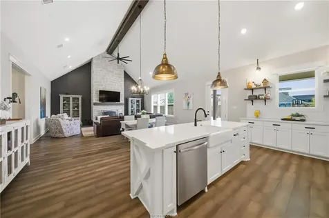4828 Pearl River Court College Station TX 77845