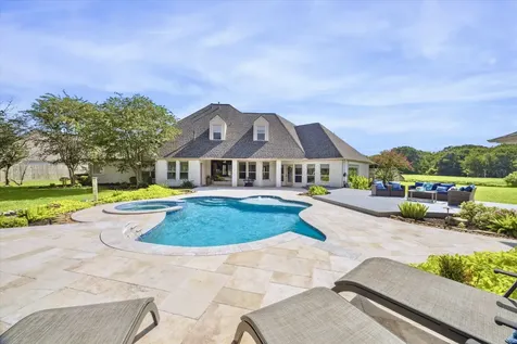 2904 Bridle Path Lane Friendswood TX 77546