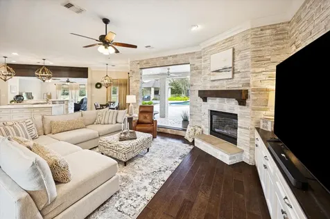 2904 Bridle Path Lane Friendswood TX 77546