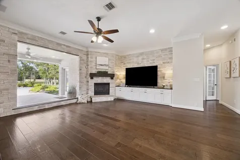 2904 Bridle Path Lane Friendswood TX 77546