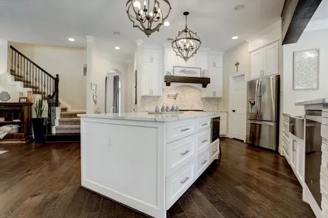 2904 Bridle Path Lane Friendswood TX 77546