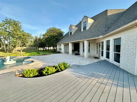 2904 Bridle Path Lane Friendswood TX 77546