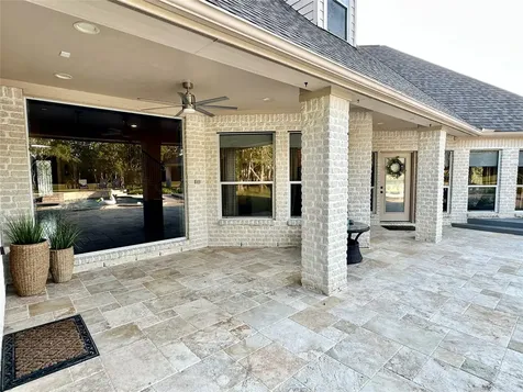 2904 Bridle Path Lane Friendswood TX 77546