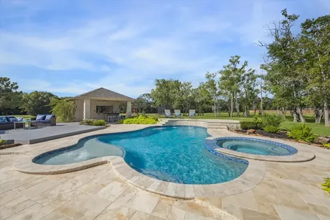 2904 Bridle Path Lane Friendswood TX 77546