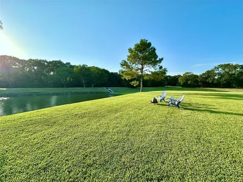 2904 Bridle Path Lane Friendswood TX 77546
