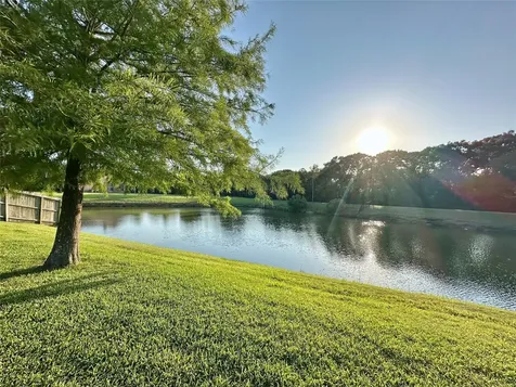 2904 Bridle Path Lane Friendswood TX 77546