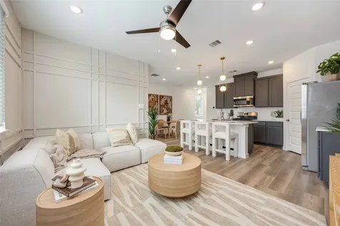 965 Mansfield Street Houston TX 77091