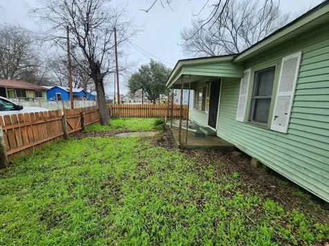 604 Juarez Street Lockhart TX 78644