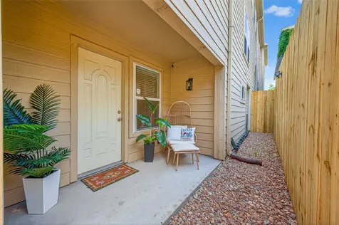 1505 Wentworth Street Houston TX 77004