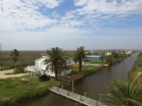 1168 N Tinkle Lane Crystal Beach TX 77650