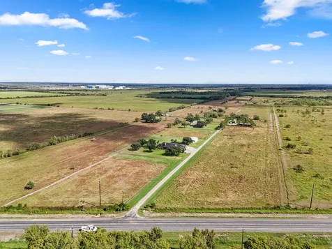 255 County Road 141 Bay City TX 77414