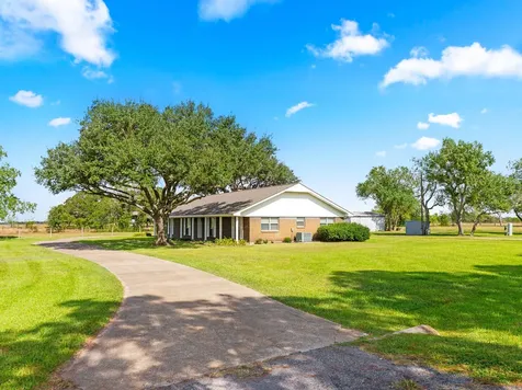 255 County Road 141 Bay City TX 77414
