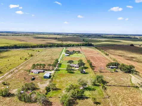 255 County Road 141 Bay City TX 77414