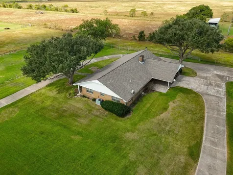 255 County Road 141 Bay City TX 77414