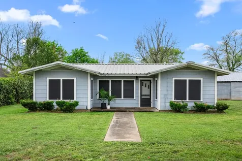 209 3rd Avenue Columbus TX 78934