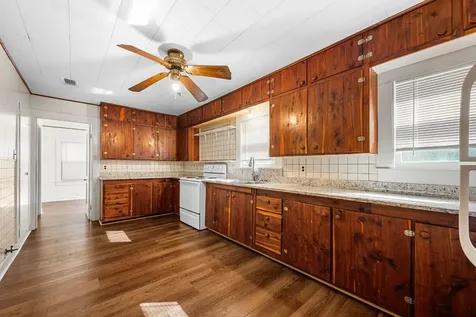 209 3rd Avenue Columbus TX 78934