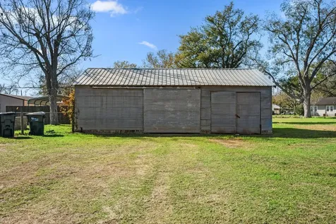 209 3rd Avenue Columbus TX 78934