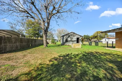 209 3rd Avenue Columbus TX 78934