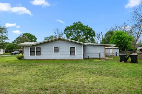 209 3rd Avenue Columbus TX 78934