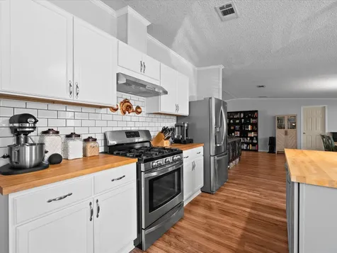 4 Ripple Creek Drive Huntsville TX 77320