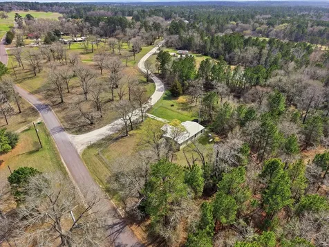 4 Ripple Creek Drive Huntsville TX 77320