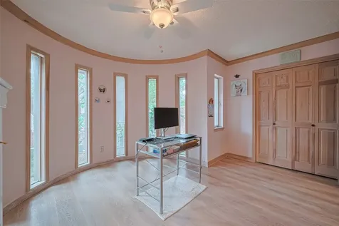 674 S Ripple Creek Drive 674 Houston TX 77057