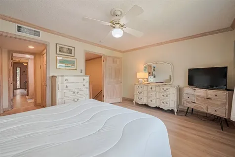 674 S Ripple Creek Drive 674 Houston TX 77057
