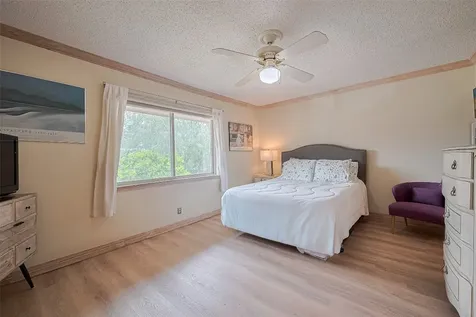 674 S Ripple Creek Drive 674 Houston TX 77057