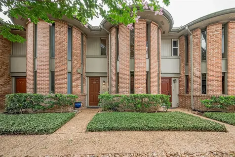 674 S Ripple Creek Drive 674 Houston TX 77057