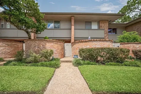 674 S Ripple Creek Drive 674 Houston TX 77057