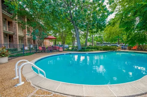674 S Ripple Creek Drive 674 Houston TX 77057