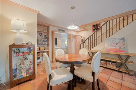 674 S Ripple Creek Drive 674 Houston TX 77057