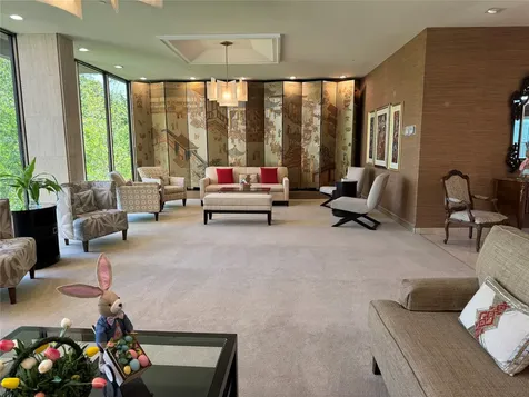 49 Briar Hollow Lane 1201 Houston TX 77027