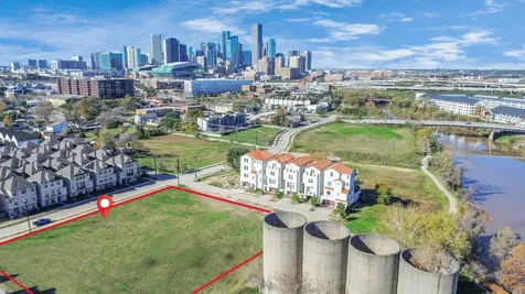 607 N Nagle Street Houston TX 77003