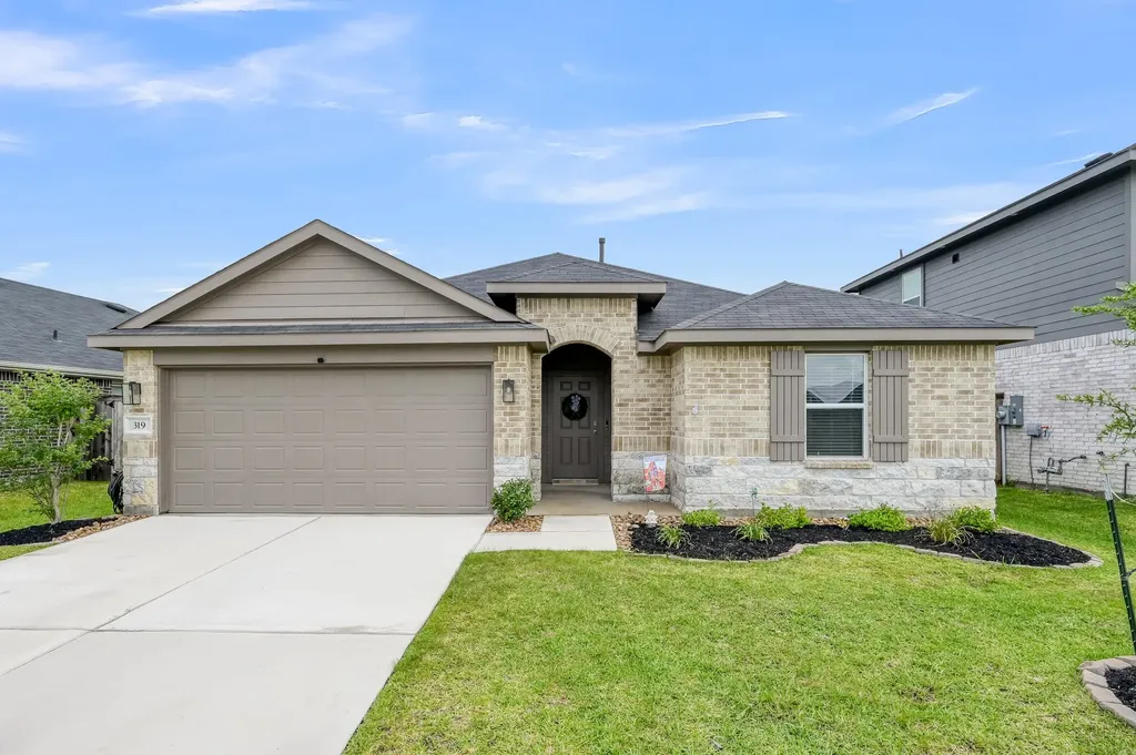 319 Chateau Bay Lane Crosby TX 77532