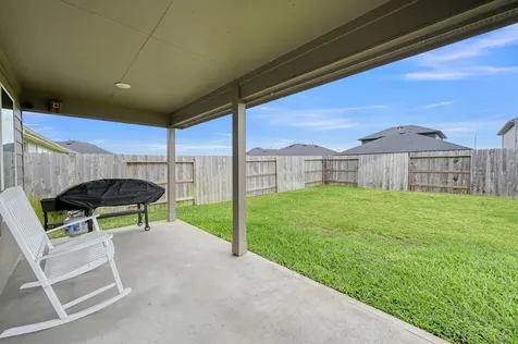 319 Chateau Bay Lane Crosby TX 77532