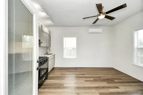 9325 Grady Street Houston TX 77016