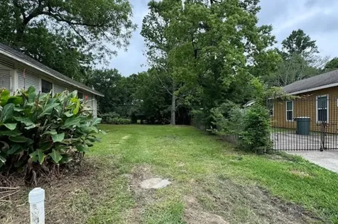 2392 Delaware Street Beaumont TX 77703
