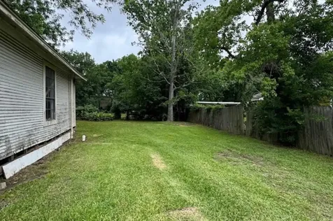 2392 Delaware Street Beaumont TX 77703