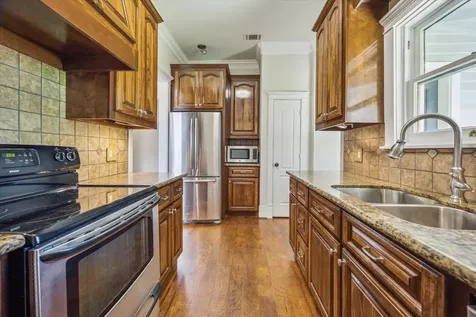 806 Sabine Street Houston TX 77007