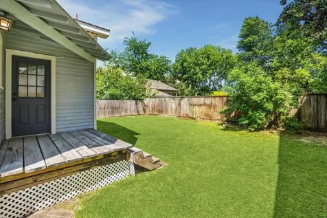 806 Sabine Street Houston TX 77007