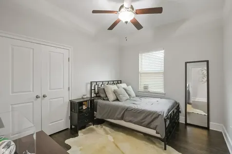 913 Eleanor Street Houston TX 77009