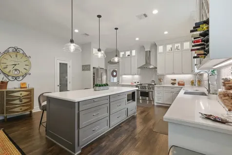 913 Eleanor Street Houston TX 77009