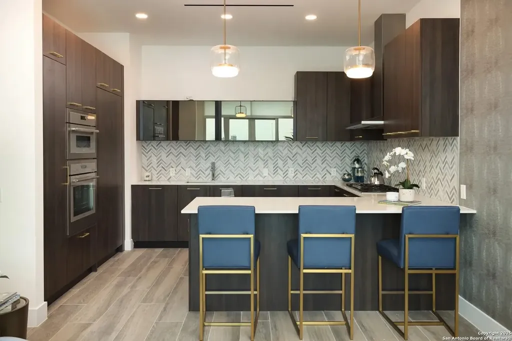 123 Lexington Avenue 1210 San Antonio TX 78205