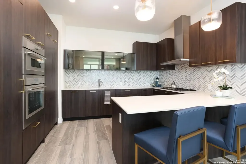 123 Lexington Avenue 1210 San Antonio TX 78205