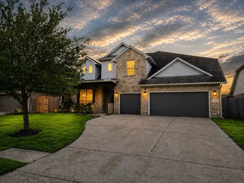 2312 Dolan Springs Lane Friendswood TX 77546